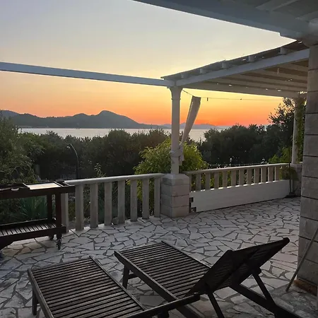 Holiday home Island House Marta