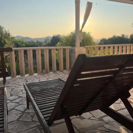 Island House Marta Holiday home *